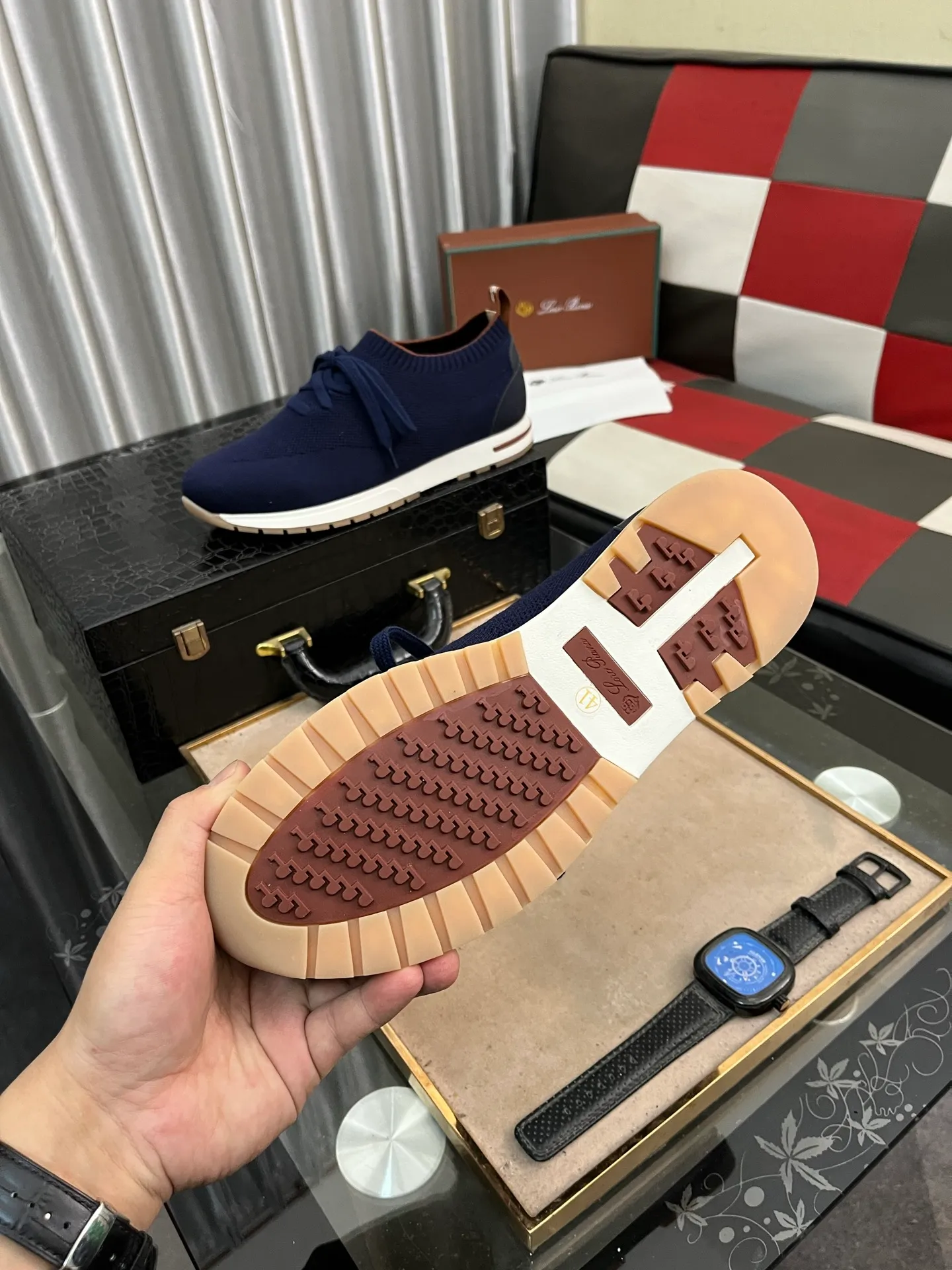 Men's shoes 💰420⌚️⌚️ (loro piana) new moccasin shoes official website original 1:1 mold opening, original quality 💯 fine workmanship, high-end luxury ☘ The upper is made of original waterproof treatment breathable fly-woven suede 🌴 luxury 🐂 leather lining 🍓 rubber wear-resistant outsole, size 38-44 (size 45 can be customized) 5️⃣ colors available